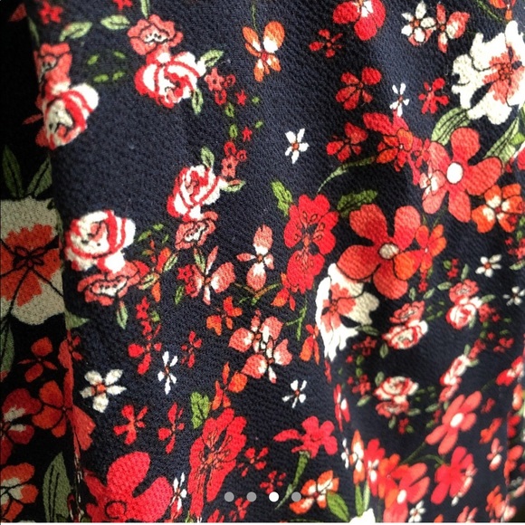 Floral Halter Top - Picture 3 of 4